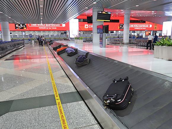 IMG_6797-baggage-claim