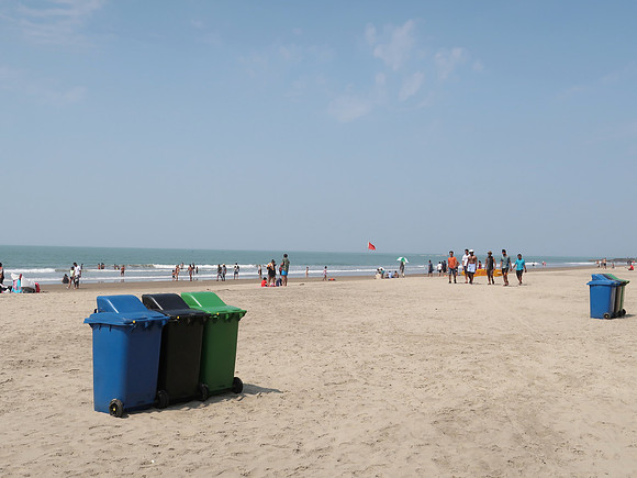 IMG_7747-beach-bins