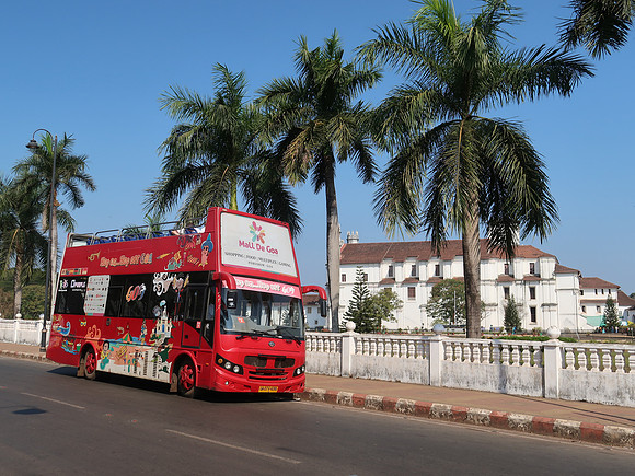 IMG_8303-hop-on-hop-off-bus