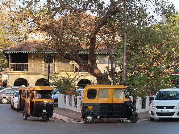 IMG_8256-tuk-tuks