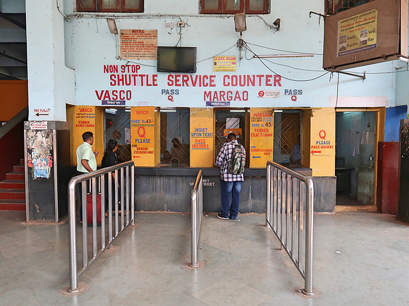 IMG_8319-shuttle-service-counter