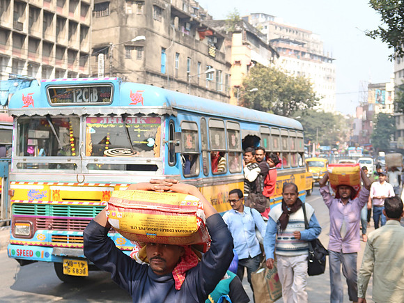 IMG_8697-bus-and-market-workers
