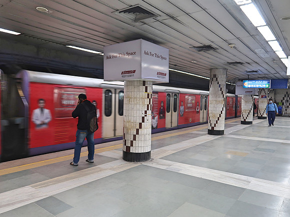 IMG_8762-train-at-esplanade