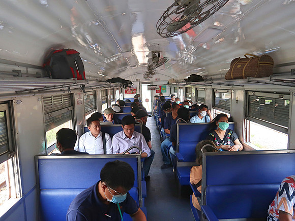 IMG_9223-train-to-chonburi