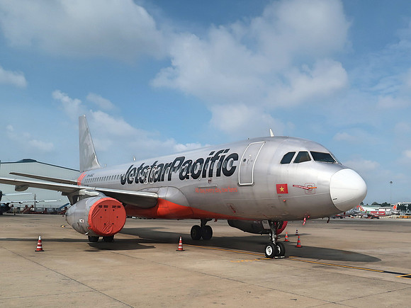 IMG_0157-parked-jetstar