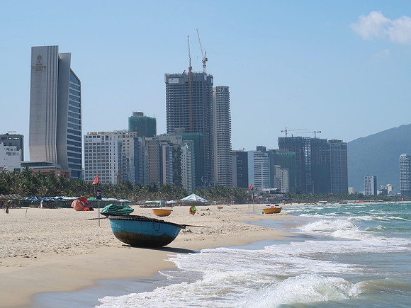IMG_0378-da-nang-beach-skyline