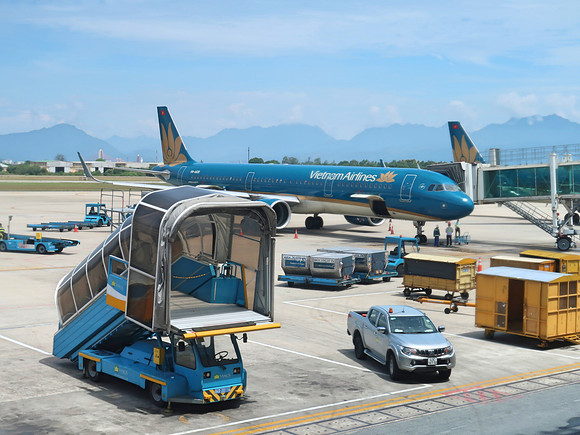 IMG_0179-vietnam-airlines-mountain-view