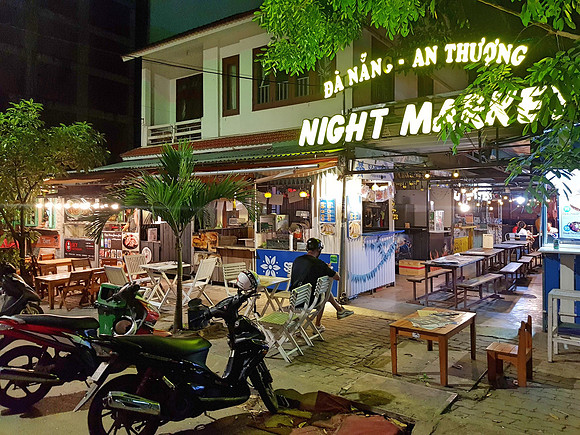 20200601_225725-an-thuong-night-market