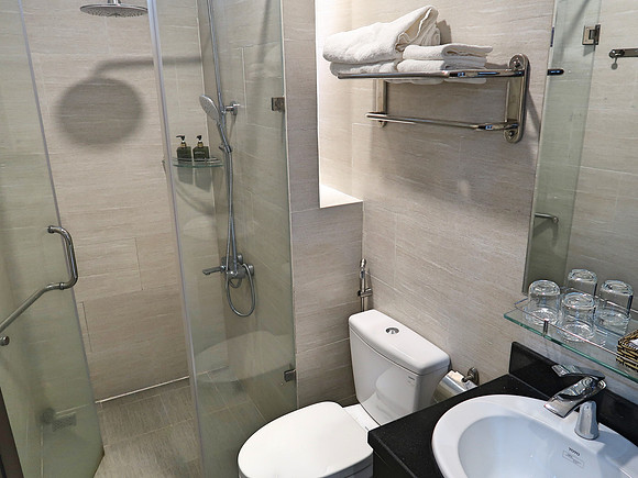 IMG_0363-tourane-bathroom