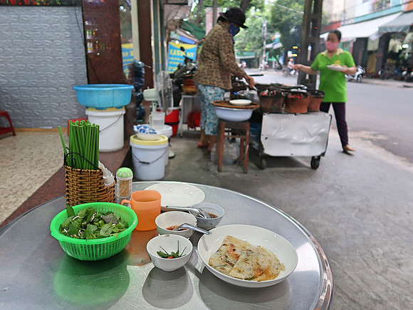 IMG_0856-banh-xeo-52-le-thanh-ton