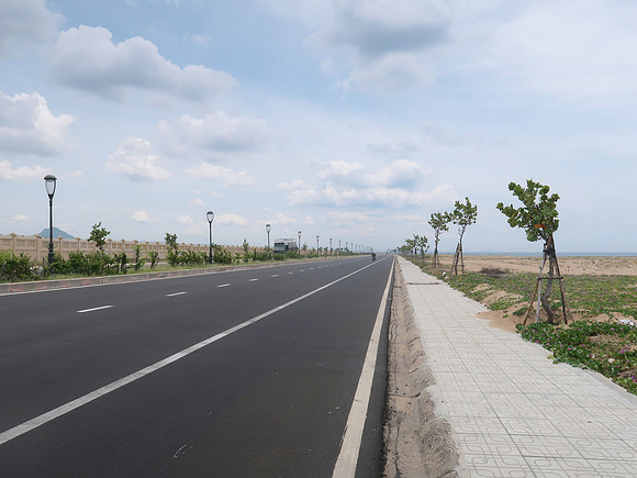 IMG_1017-road-to-airport