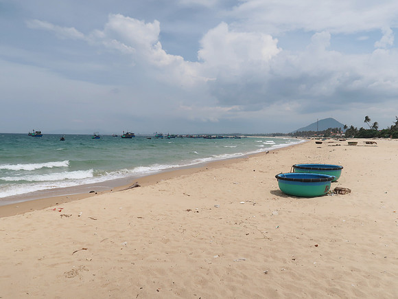 IMG_1047-long-thuy-beach