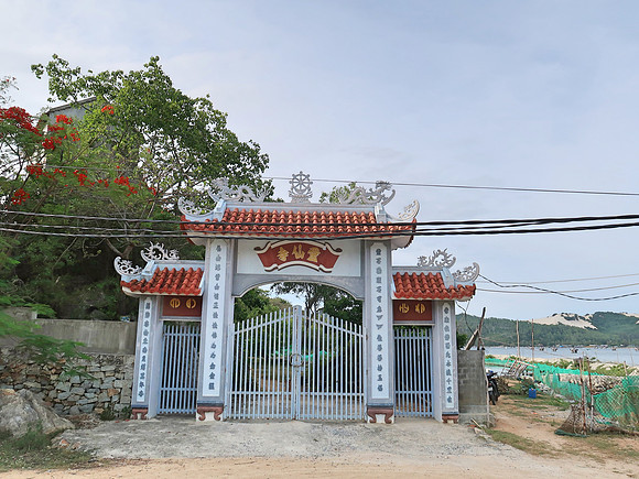 IMG_1190-chua-linh-tien