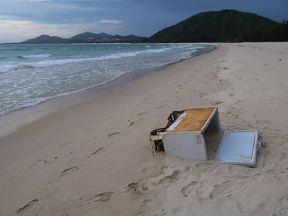 IMG_1205-abandoned-freezer