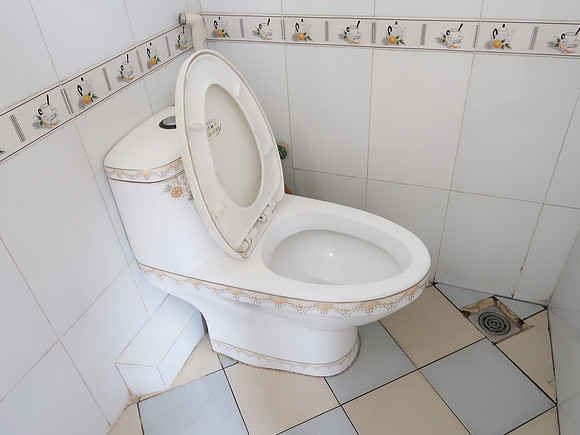 IMG_1639-khach-san-ngoc-ly-3-toilet