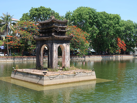 IMG_1664-thanh-quang-park-lake-temple