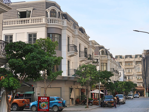 IMG_1812-vinhomes-shophouses