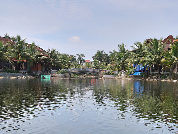 IMG_2087-tam-coc-resort-bridge