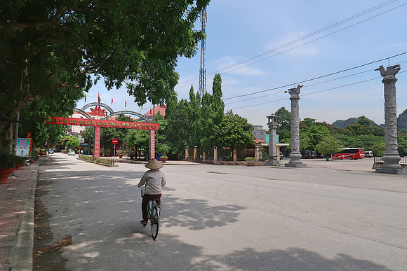 IMG_2101-tam-coc-entrance