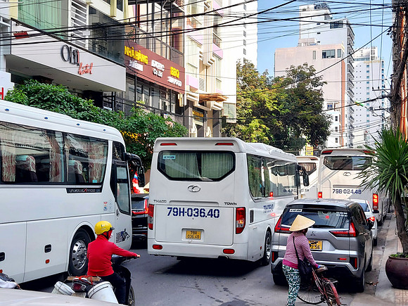 20240331_082029-tour-buses