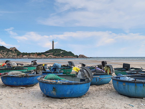 IMG_3378-fishing-boats-at-lighthouse