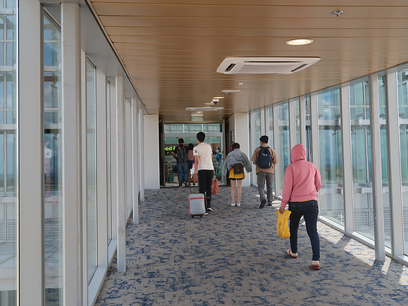 IMG_3524-air-bridge-arrival