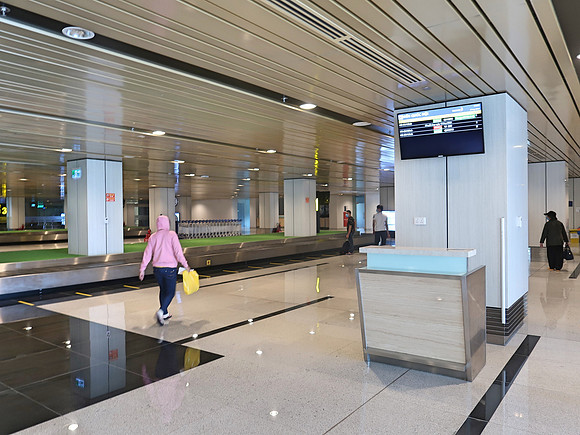 IMG_3526-baggage-claim