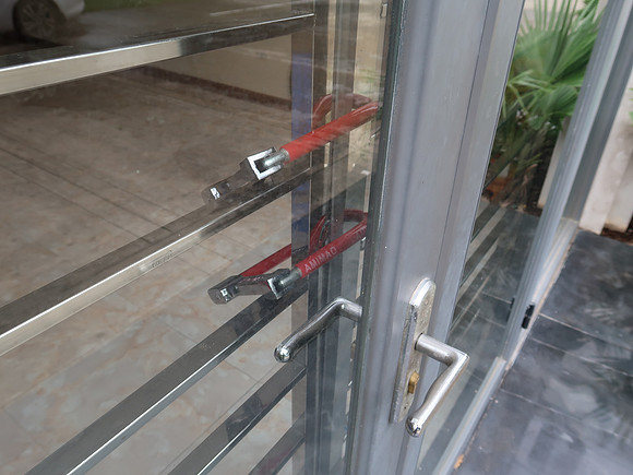 IMG_3724-bike-locked-doors