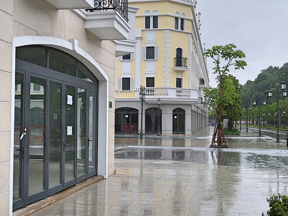 IMG_3761-empty-shophouses