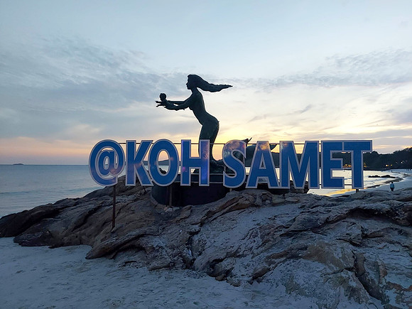 20211219_180748-koh-samet-sign-sunset