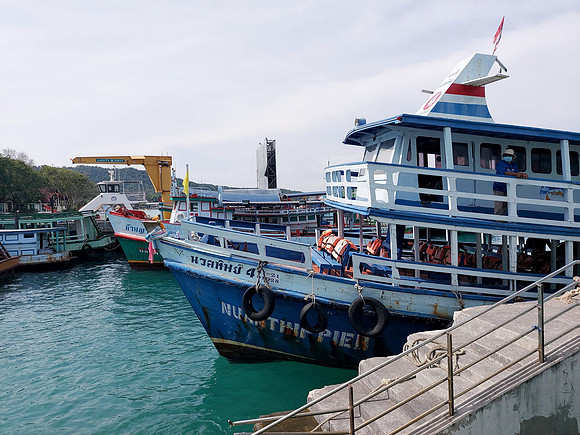 20211219_134949-koh-samet-big-boat