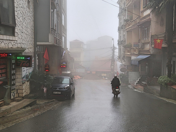 IMG_3985-foggy-fansipan-rd
