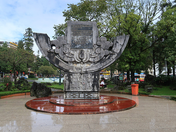 IMG_4000-sapa-park-monument