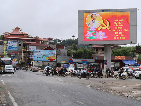 IMG_4026-communist-advertising