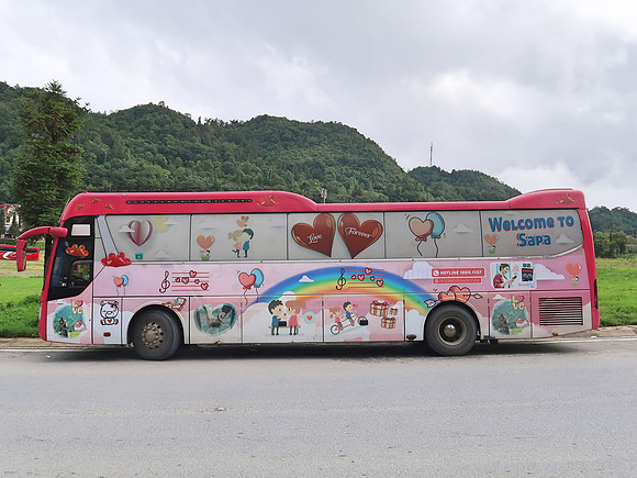 IMG_4032-welcome-to-sapa-bus