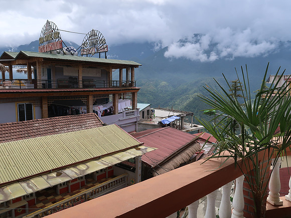 IMG_4099-cat-cat-balcony-view