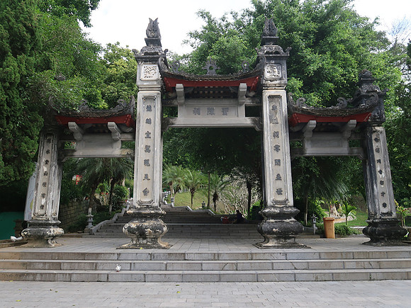 IMG_4443-den-thuong-entrance