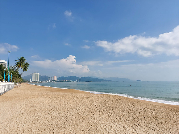 20201030_084620-nha-trang-beach