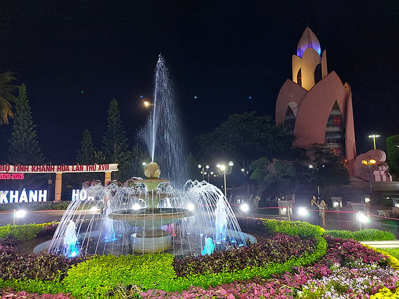 20201029_193007-beach-fountain
