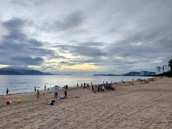 20201031_052832-sunrise-on-beach