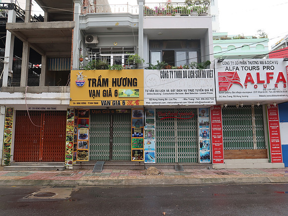 IMG_4954-closed-shops