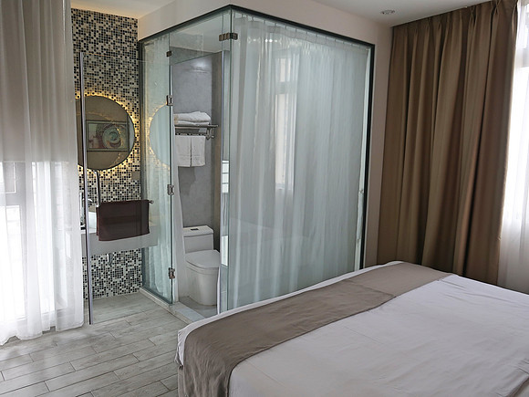 IMG_4961-alpha-bird-bedroom