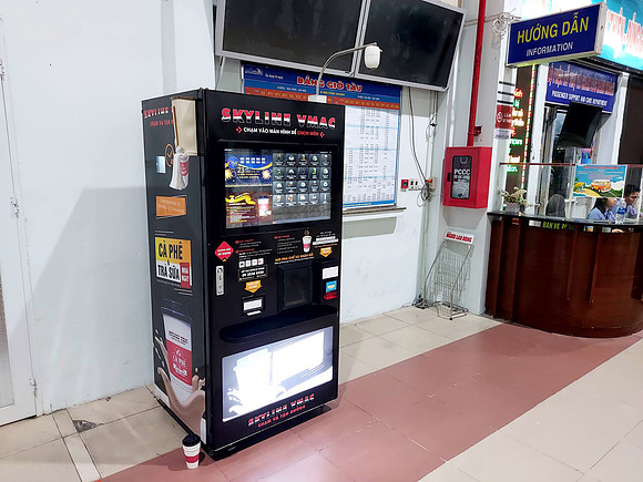 20240330_053741-vending-machine-saigon
