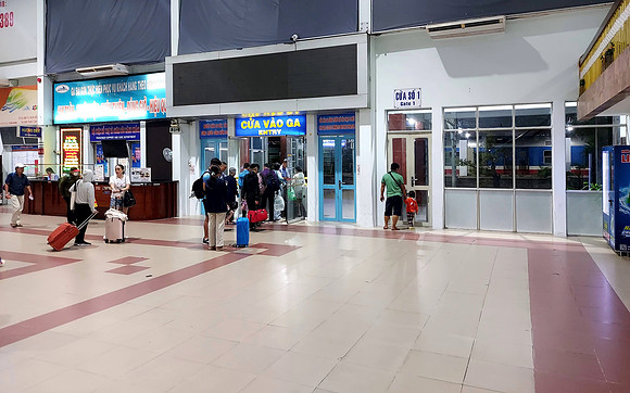 20240330_053316-saigon-departures
