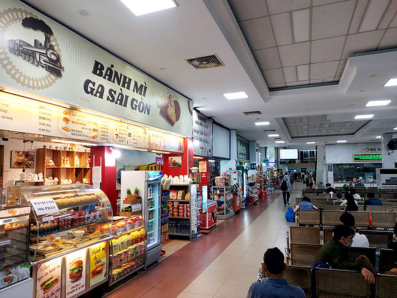 20240330_053559-banh-mi-ga-sai-gon