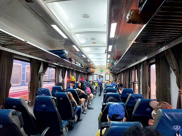 20240330_055039-se8-seats