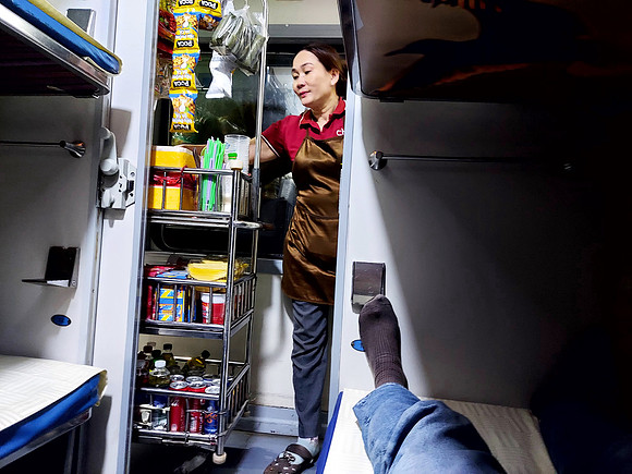 20240401_192303-snack-cart