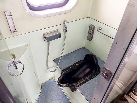 20240413_150725-squat-toilet