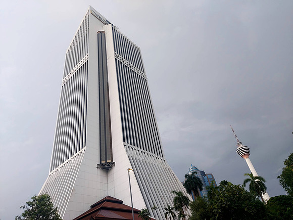 20240409_185359-maybank