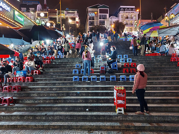 20201219_181051-market-stairs